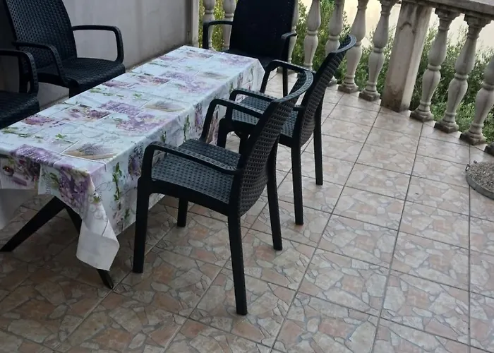 Apartmani Vrsi