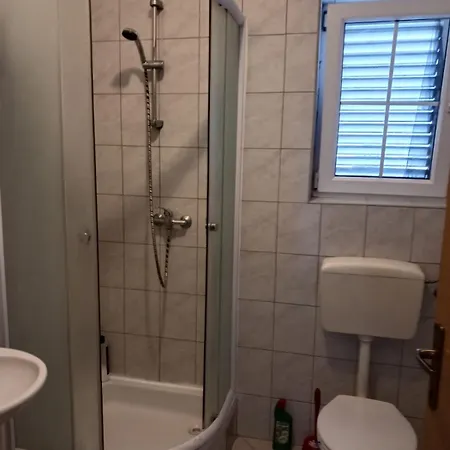 Apartmani Vrsi